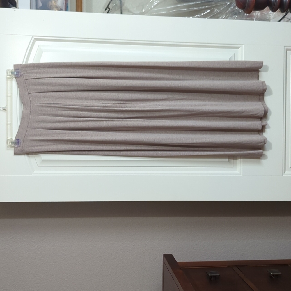 Women's small pleated Cremieux skirt. Maxi length.